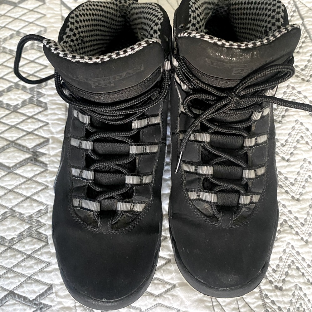 Jordan’s 10 retro steel Size 4.5